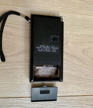 Radio portátil antigua Marconi pilas