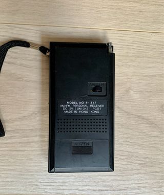 Radio portátil antigua Marconi pilas