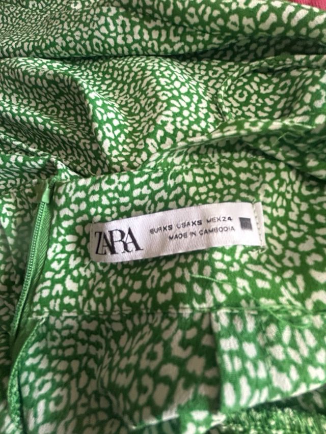 Vestido midi Zara verde estampado