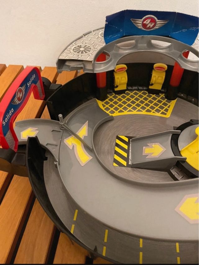 Estacionamento de malas para crianças