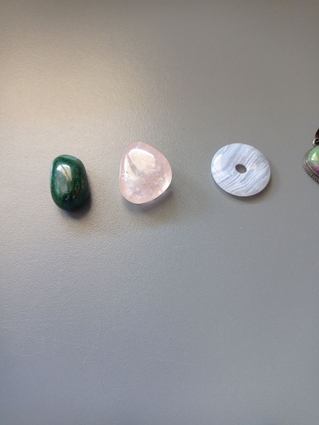 Pietre, minerali, ciondoli