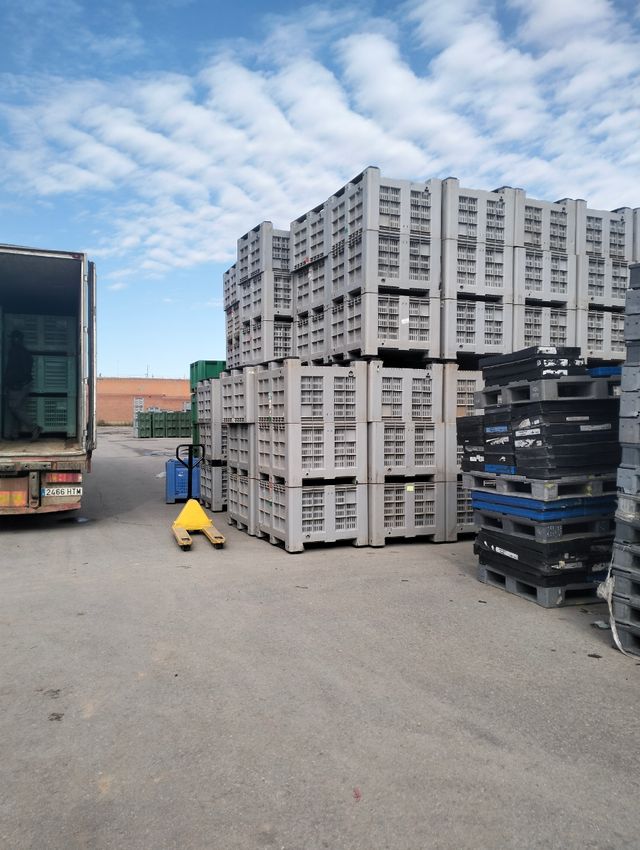 Palots plásticos grises - 416 unidades con 2 patin