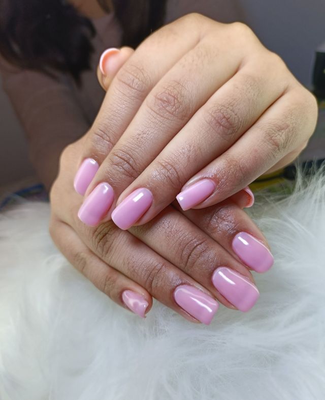 Servicios de uñas a domicilio    8:00am 2:00pm