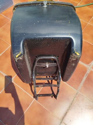 Baúl correos adaptado al vespino