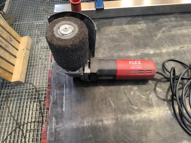 Satinadora Flex 1200W usada