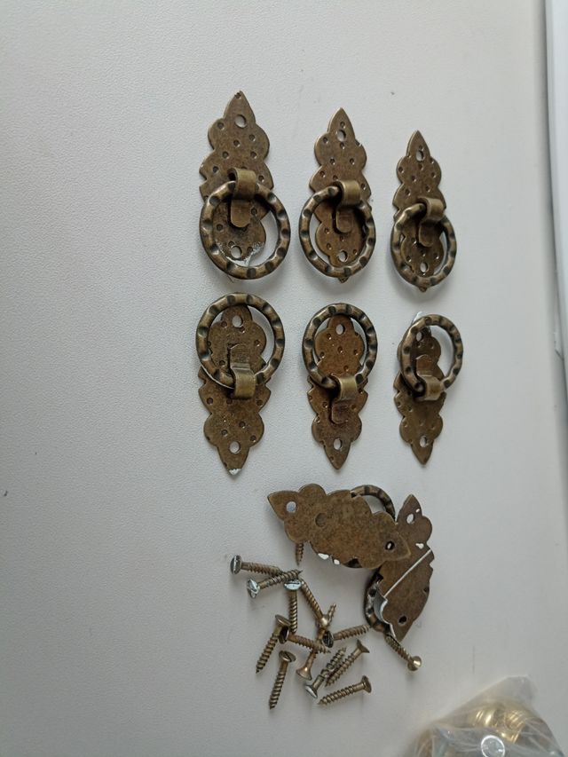 8 tiradores vintage muebles dorado envejecido.