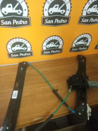 Elevalunas trasero derecho