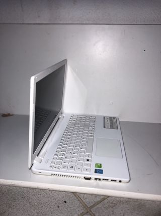 Acer Aspire V3 572G i7 4th Gen