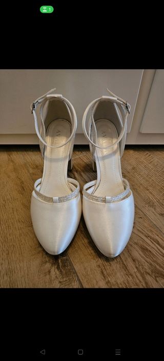 Scarpe da sposa bianche e argento