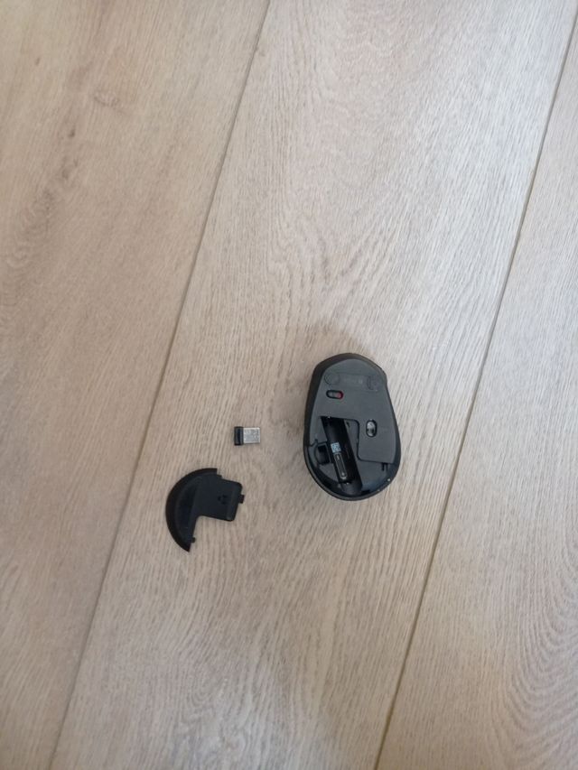 Ratón Logitech inalámbrico negro