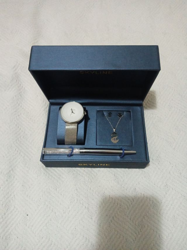 Juego Skyline: Reloj, collar, pendientes y bolígra
