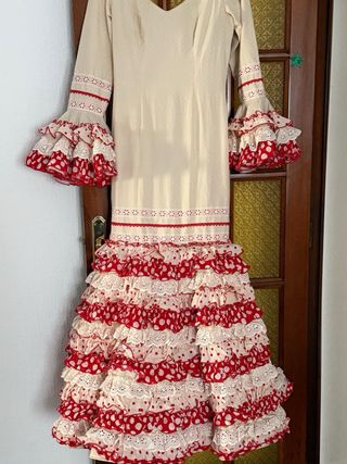 Traje Flamenca Rojo y Beige