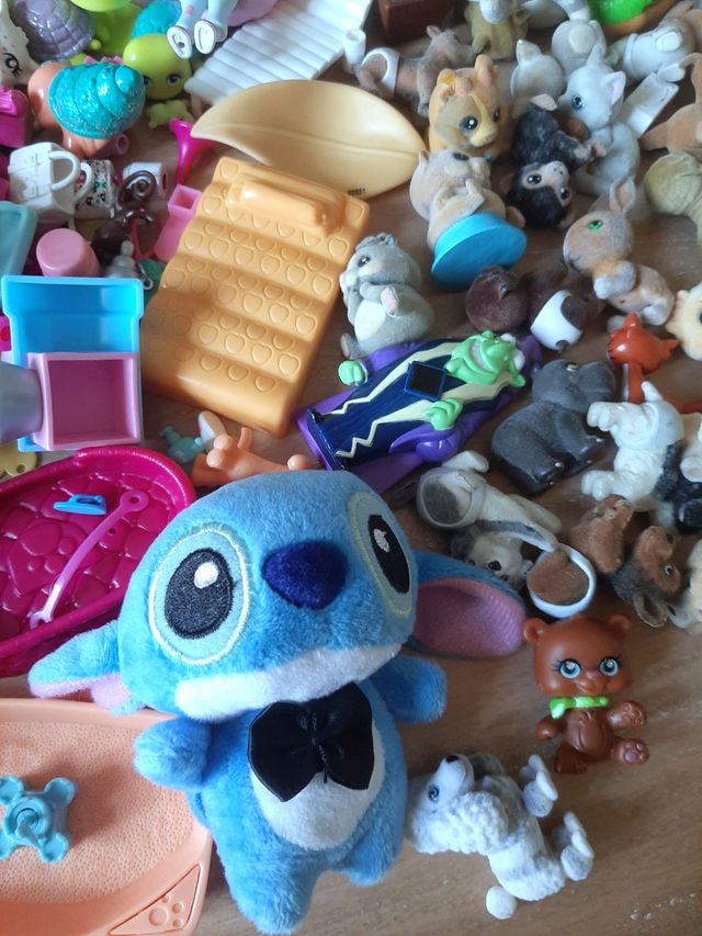 Giocattoli Polly Pocket, littlest petshop ecc.
