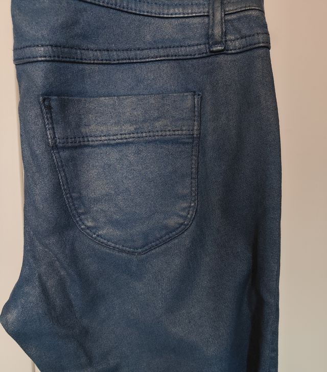 Vaqueros Benetton -talla 28- azul metalizado