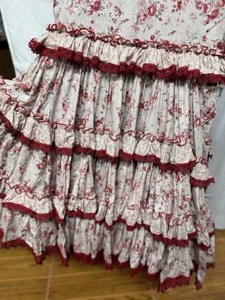 Traje gitana rojo y beige - Talla 36. Incluye flor