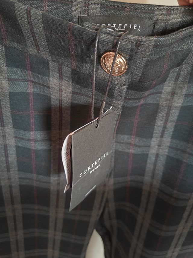 Pantalón estilo legging Cortefiel cuadros gris-neg