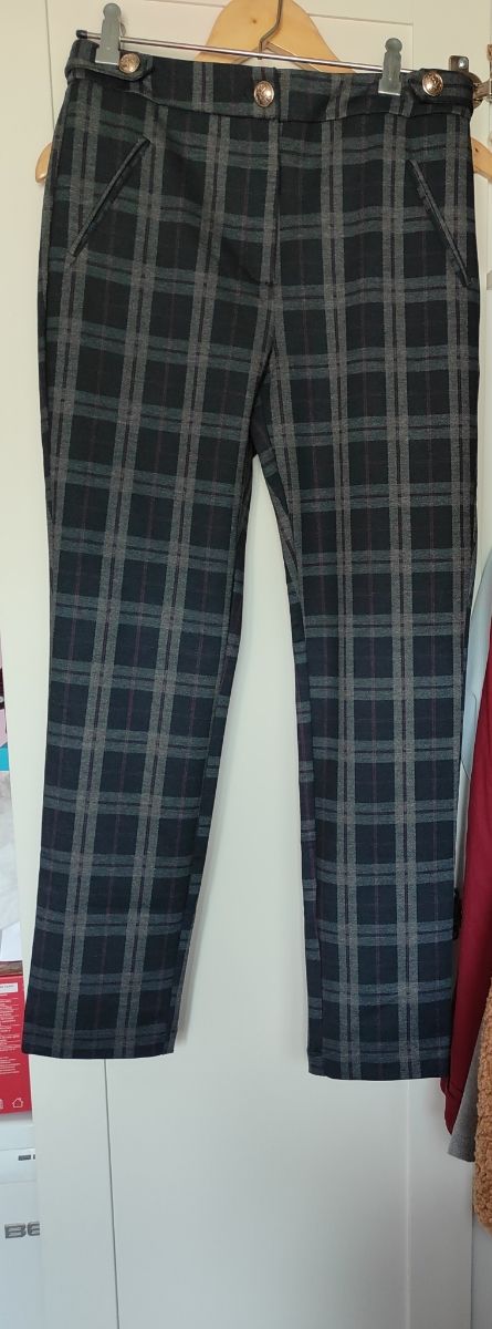 Pantalón estilo legging Cortefiel cuadros gris-neg