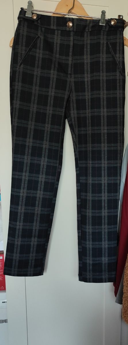 Pantalón estilo legging Cortefiel cuadros gris-neg