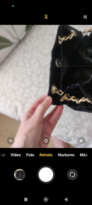 Bolso bombonera, negro terciopelo tachuelas