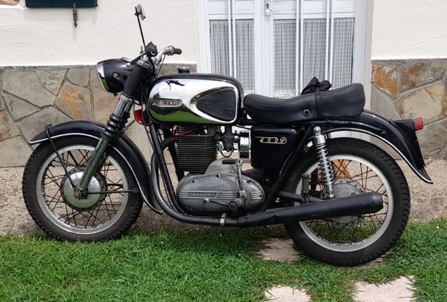 Se vende o cambia sanglas 400 t,arranque a patada