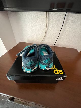 Tenis adidas bebe