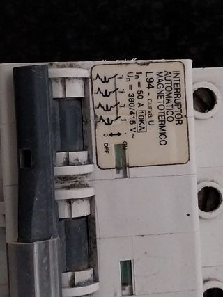 INTERRUPTOR AUTOMATICO MAGNETOTERMICO 50 A.