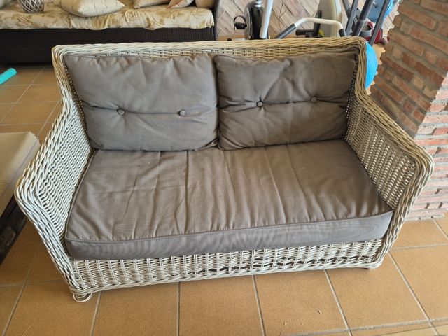 Sofa exterior de ratan sintetico de segunda mano por 39 EUR en La