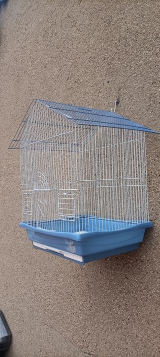  Jaula para pájaros con 2 bebederos,2 comederos 