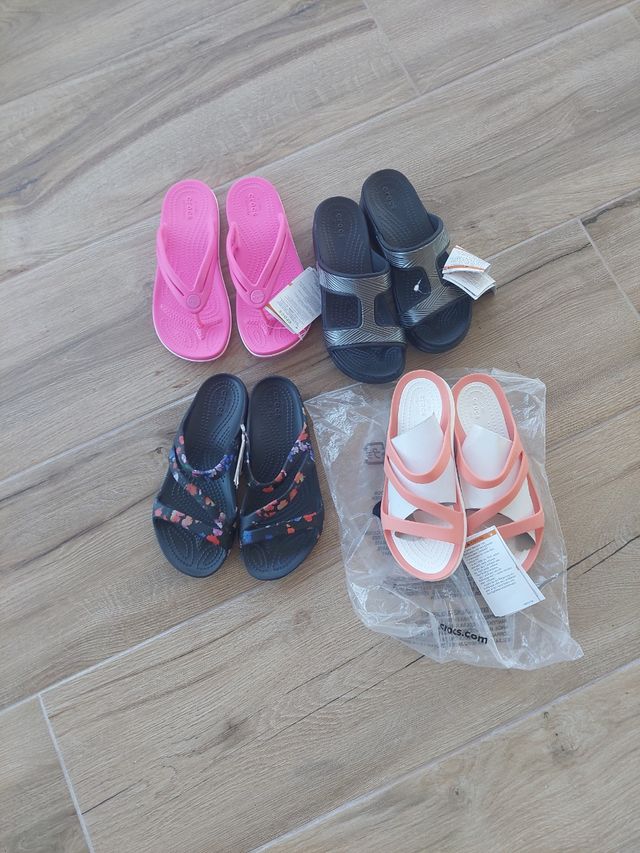 Crocs 35 36 prezzo  cadauno