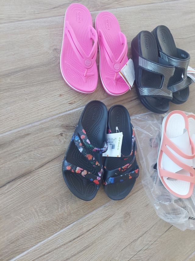 Crocs 35 36 prezzo  cadauno