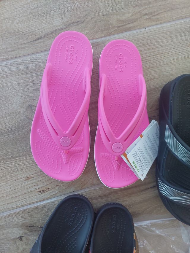 Crocs 35 36 prezzo  cadauno