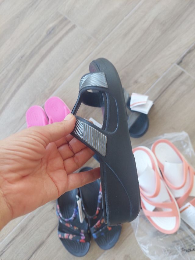 Crocs 35 36 prezzo  cadauno