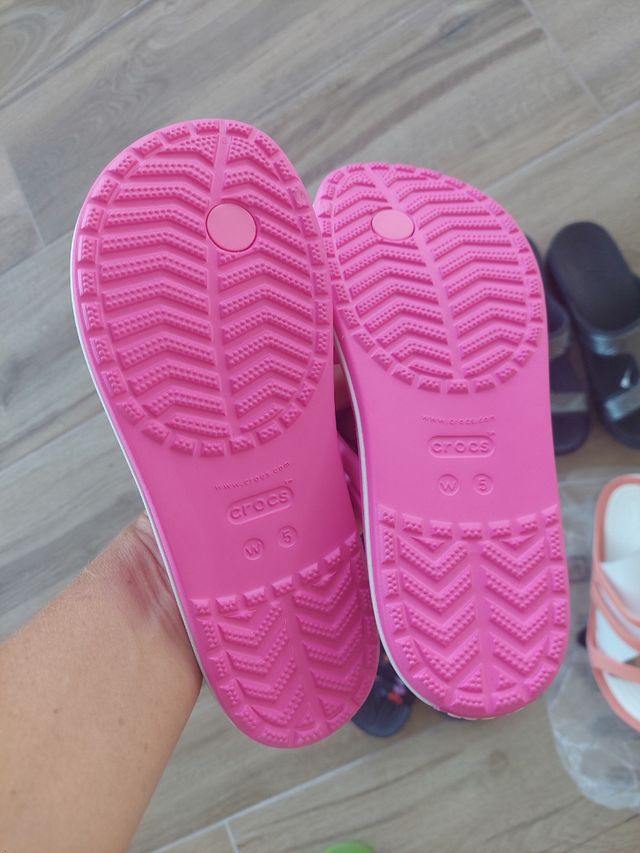 Crocs 35 36 prezzo  cadauno