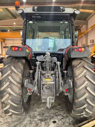 Tractor Massey Ferguson