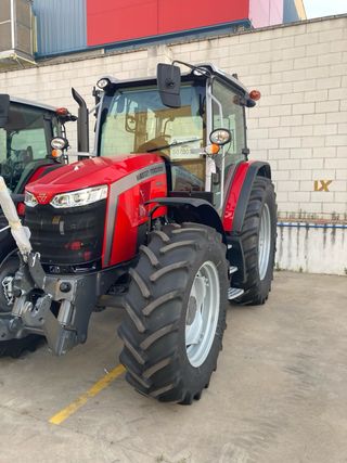 Tractor Massey Ferguson