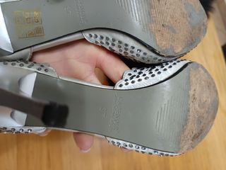 Sandali CafeNoir grigio con strass