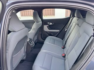 Polestar 2 AWD motor dual 82kw plus 421 cv