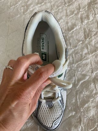 New Balance 1906RGM - Zapatillas Blancas y Platead