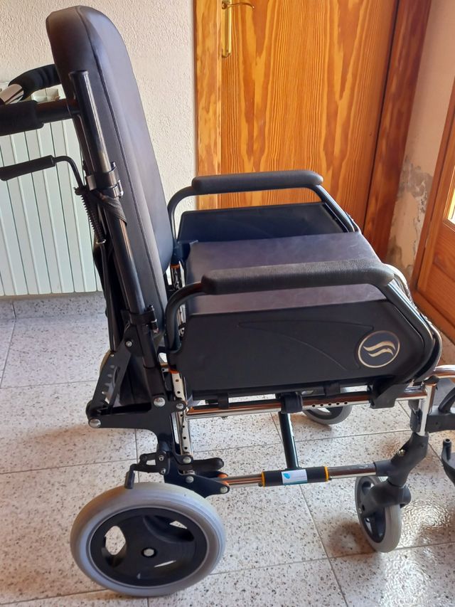 SILLA DE RUEDAS PARA INTERIOR 