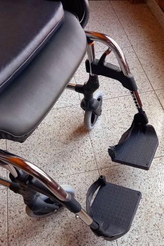 SILLA DE RUEDAS PARA INTERIOR