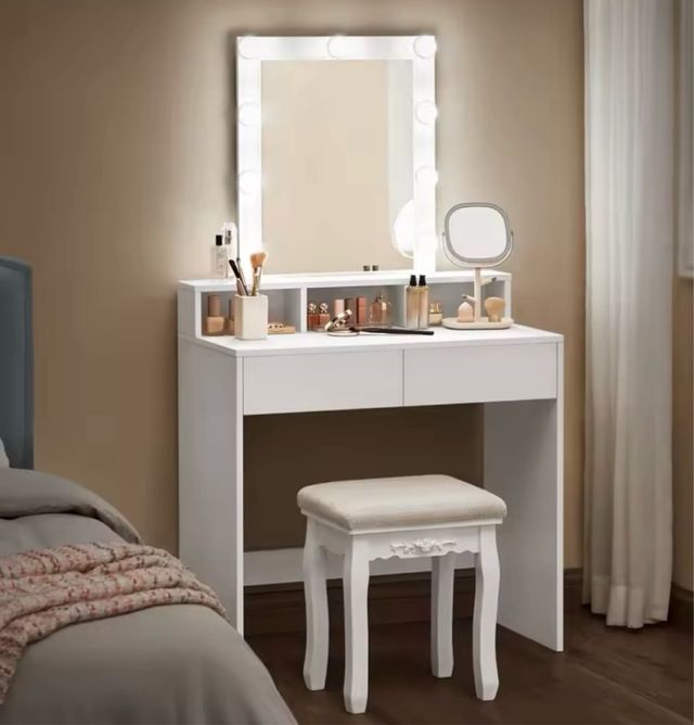 Toeletta con specchio LED bianco, ultime unità.