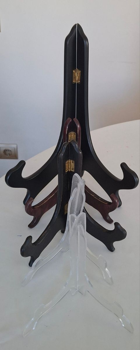 5 Soportes Decorativos: 3 Madera, 2 Acrílico.