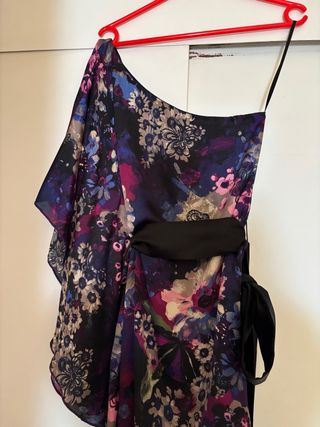Vestido fiesta asimétrico floral