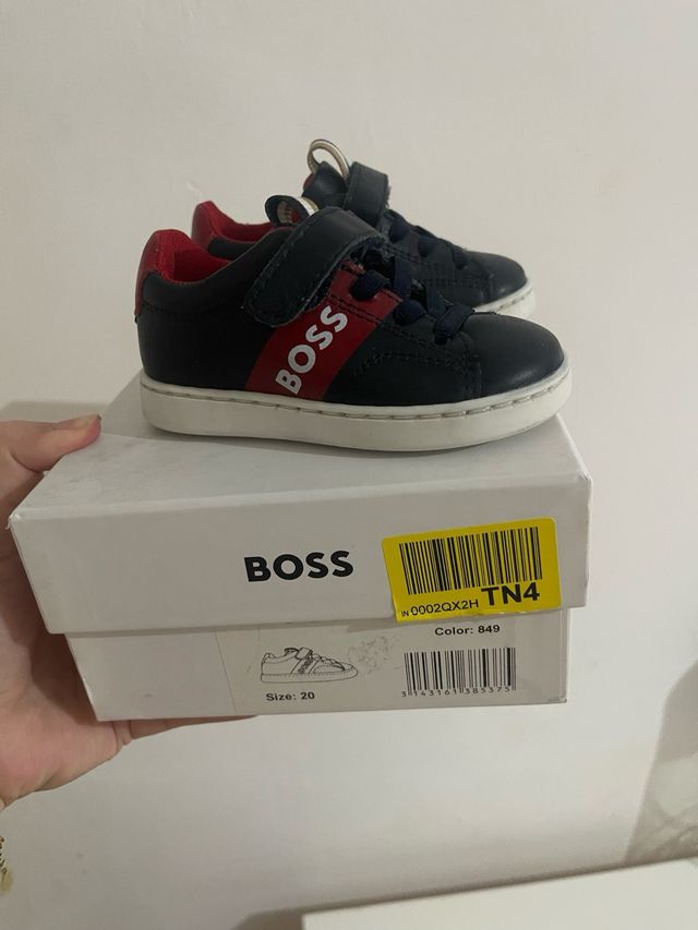 Zapatillas BOSS niño talla 20 – casi nuevas