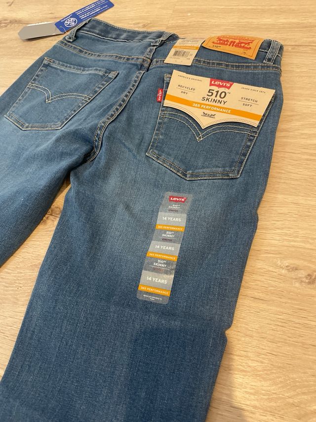 Pantalón Levis largo 
