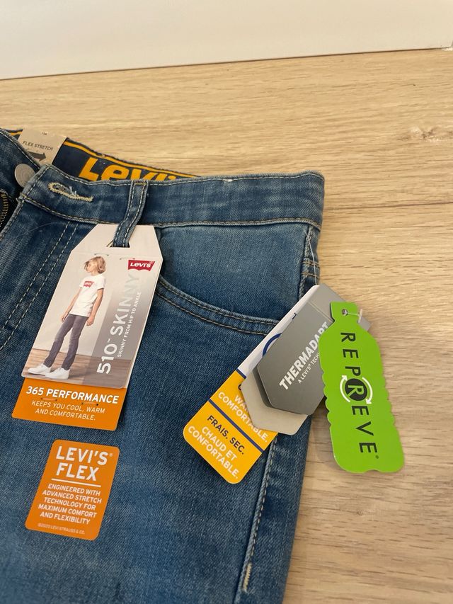 Pantalón Levis largo 
