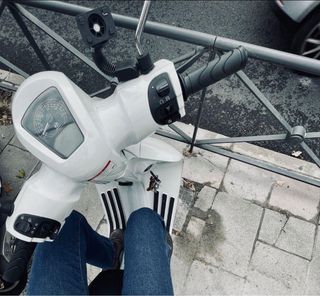 Daelim Besbi 125cc blanca