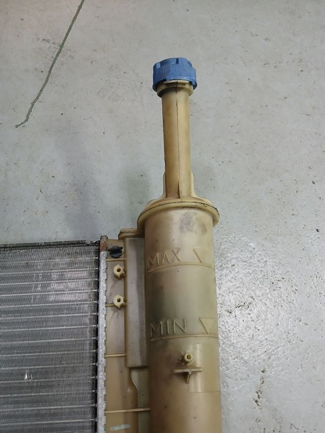 Radiador coche Denso GF30.