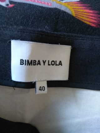 Falda Bimba y Lola negra estampada