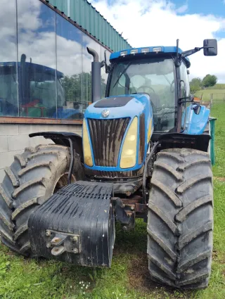 Tractor New Holland tg255.